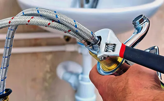 emergency-plumbing-289791-526x326.jpg