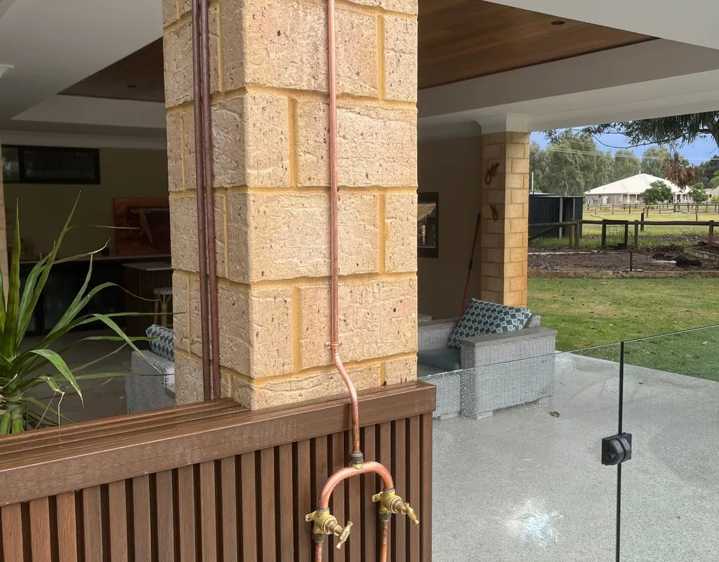 outdoor shower2.jpeg