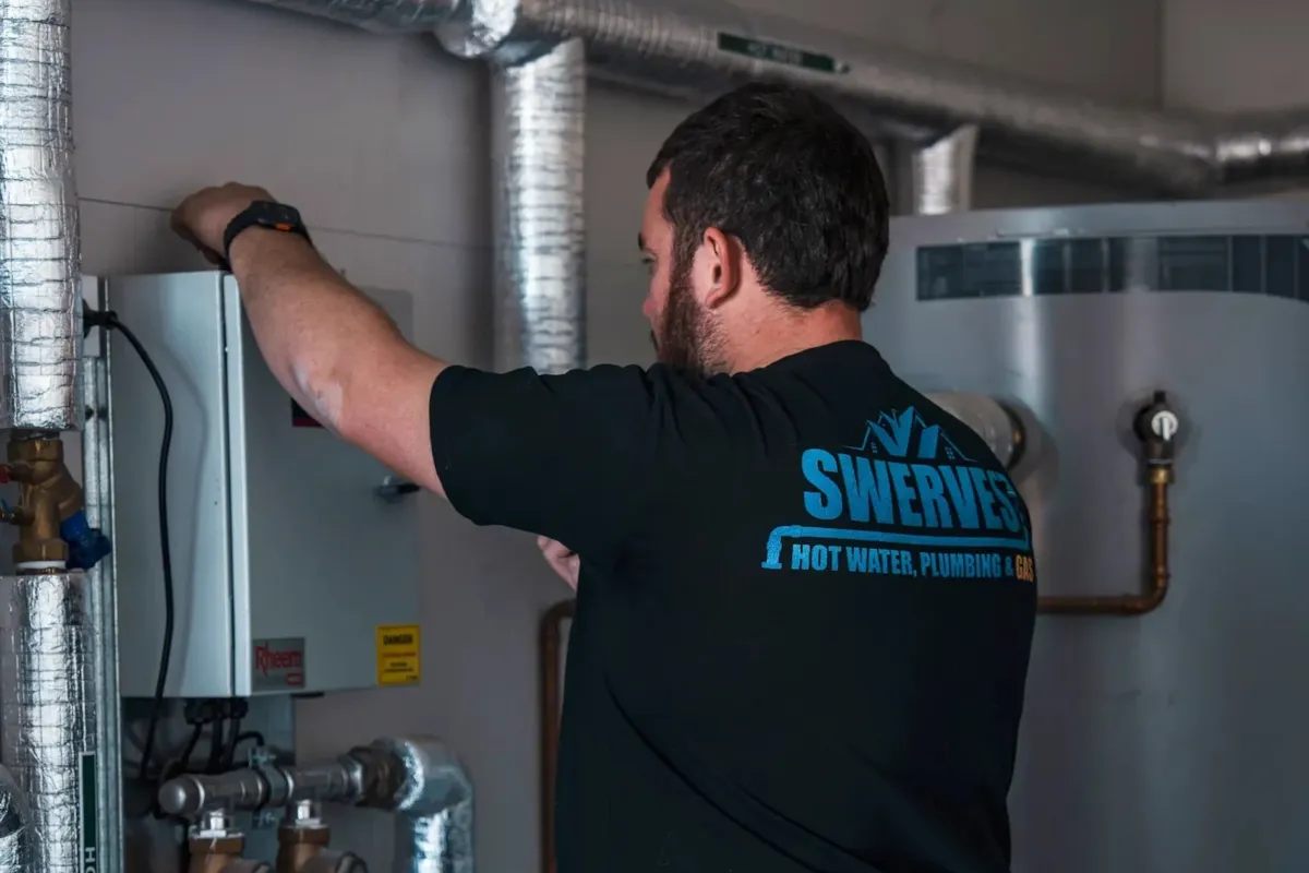 Swerves Plumbing & Gas 2.jpg