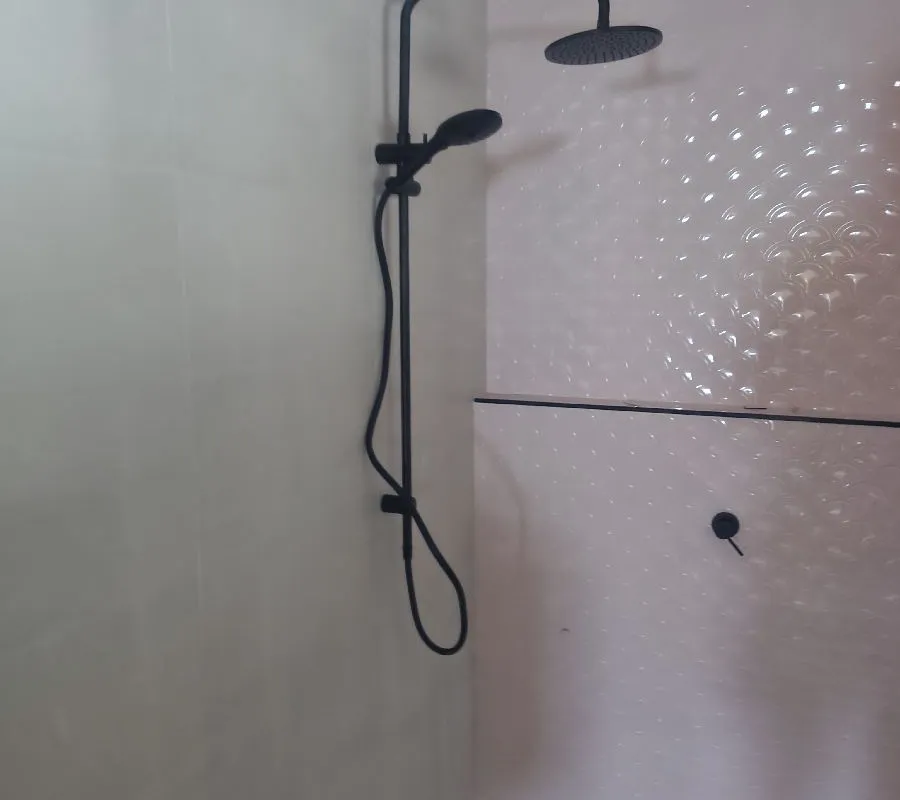 2025 December 5 JN48763 Sheymus and Taj Bathroom fit off double shower left_Carey Park.jpeg