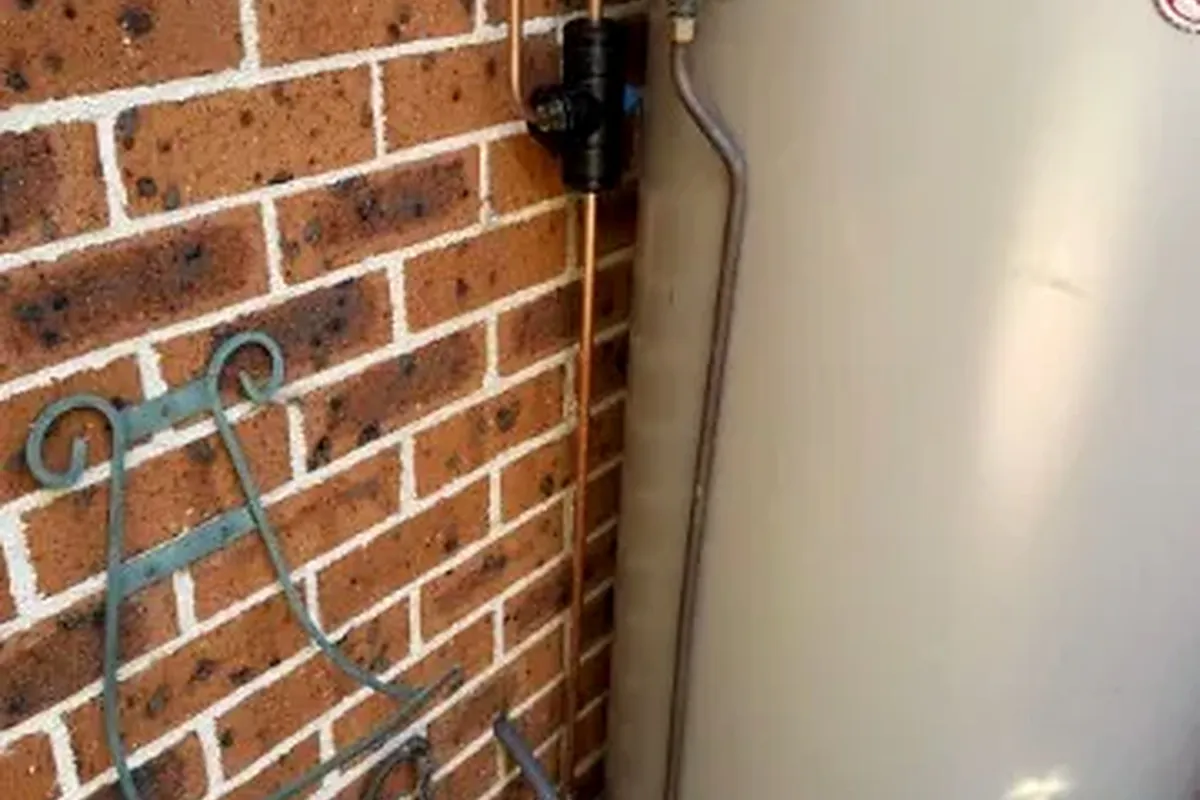 Dongara_Plumbing_03_Hot_Water_Service.jpg