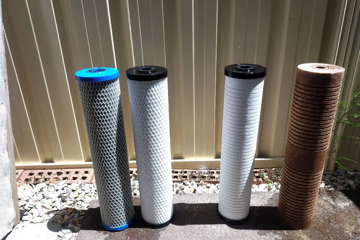 2025 December 1 JN48952 Filter replacement new and old_Australind.jpg